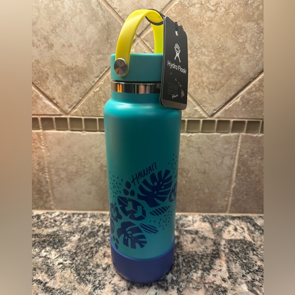 Hydro Flask 40 oz Wide Mouth Limited Edition Hawaii. New with tag. - Picture 3 of 10